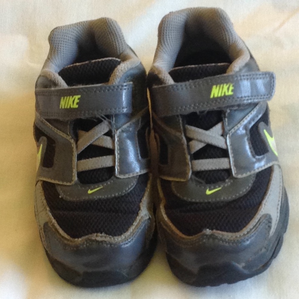 Nike REAX boys size 10 c